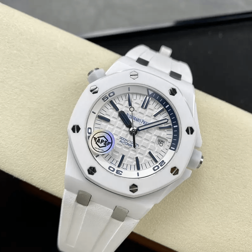 APS 공장 오데마피게 로얄오크 오프쇼어 다이버 화이트 다이얼 세라믹 베젤 화이트 러버 스트랩 42mm 15707