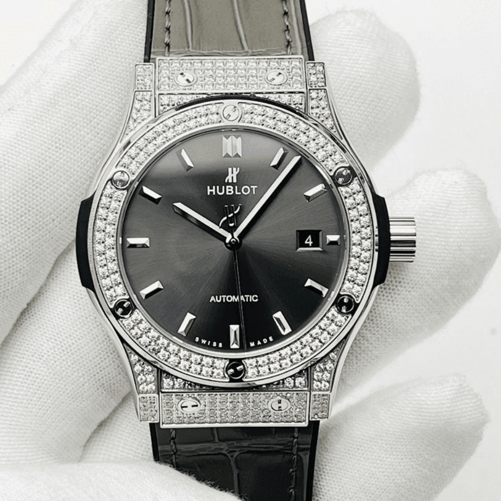 위블로 클래식 퓨전 그레이 다이얼 풀다이아 티타늄 가죽 스트랩 38mm/42mm 542.NX.7071.LR