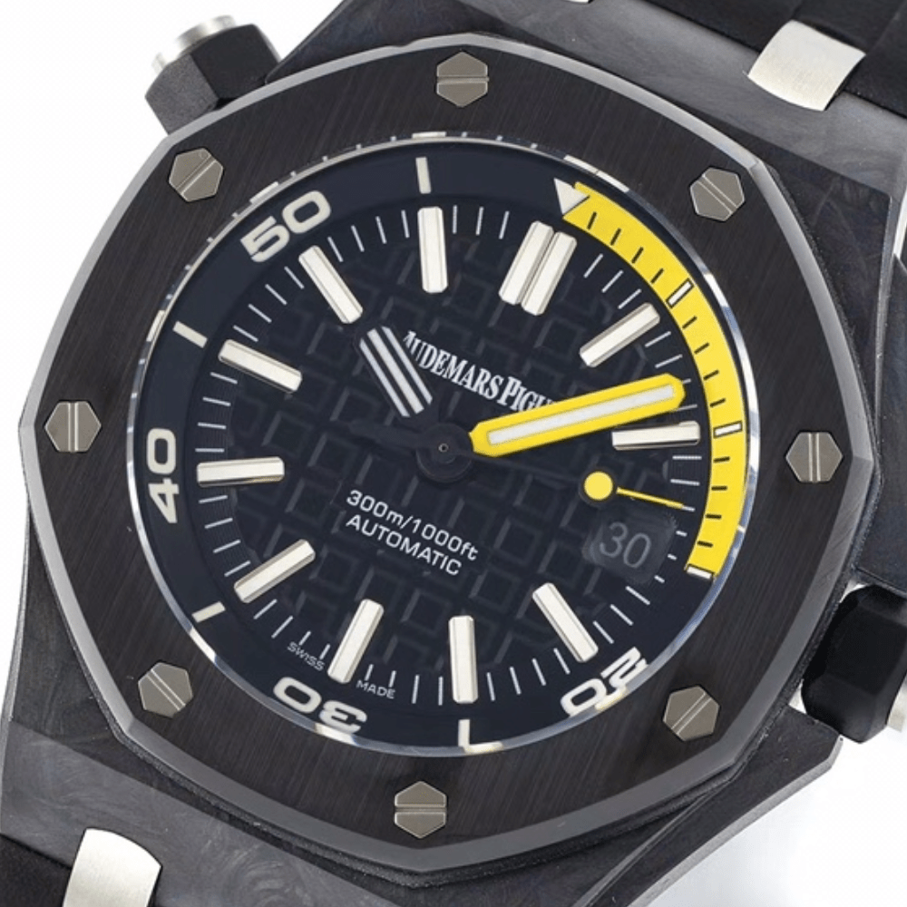 오데마피게 로얄오크 오프쇼어 다이버 블랙 다이얼 세라믹 블랙 러버 스트랩 42mm 15706AU