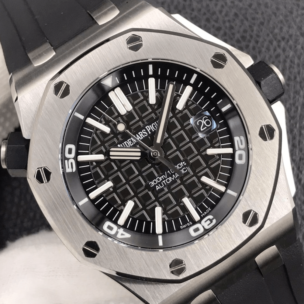 오데마피게 로얄오크 오프쇼어 다이버 블랙 다이얼 스틸 블랙 러버스트랩 V10 42mm 15703ST