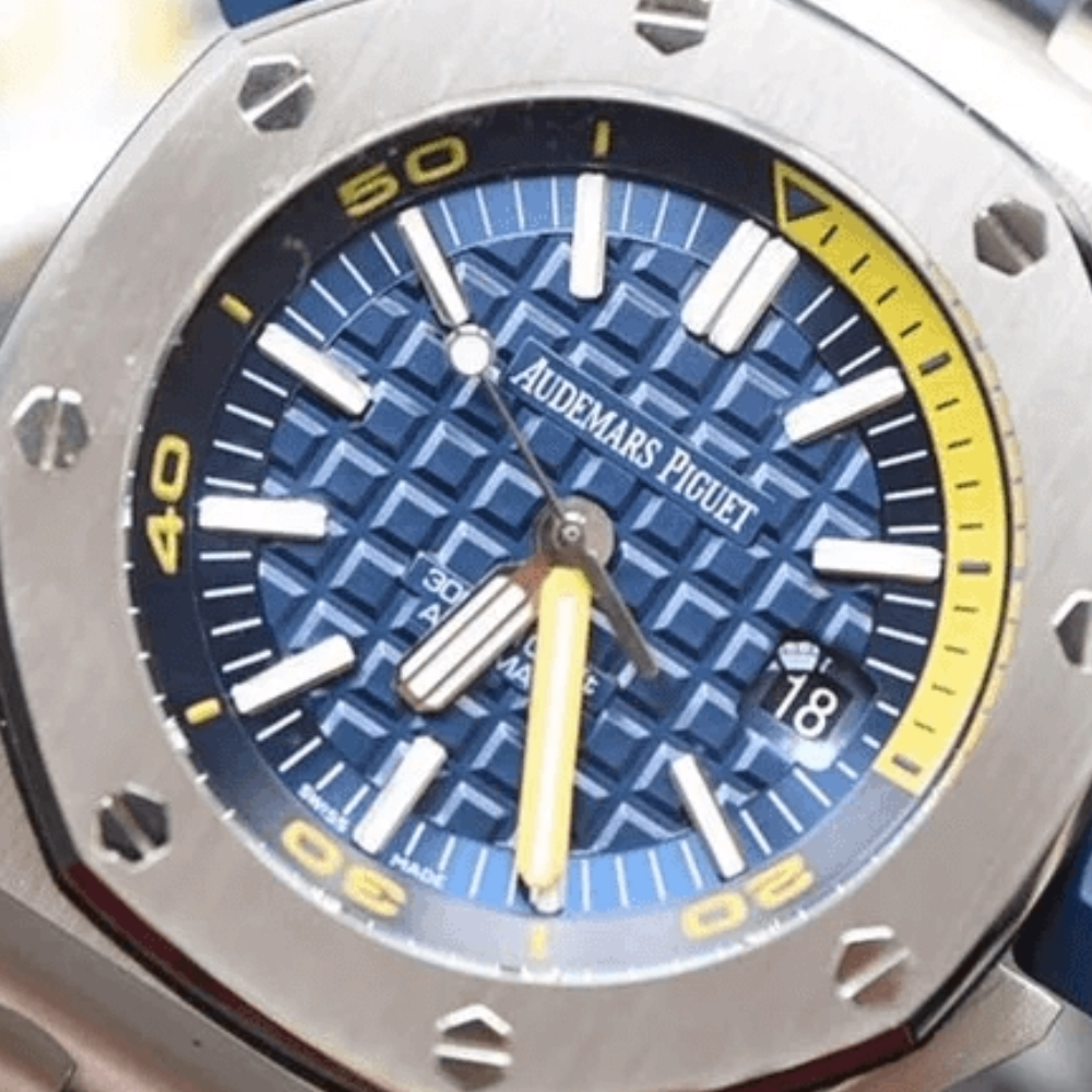 오데마피게 로얄오크 오프쇼어 다이버 블루 다이얼 러버 스트랩 42mm 15710ST