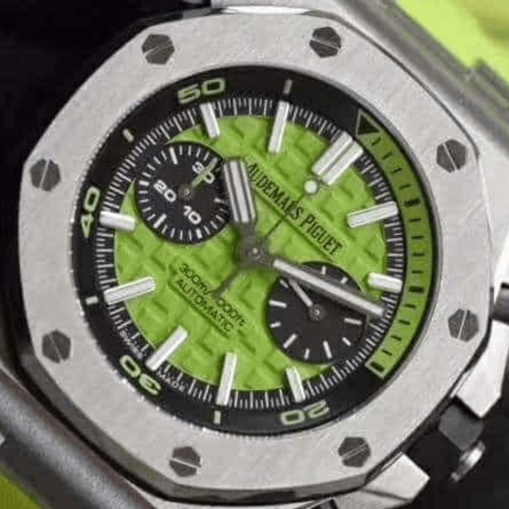 오데마피게 로얄오크 오프쇼어 다이버 형광그린 다이얼 스틸 러버 스트랩 V2 42mm 26703ST