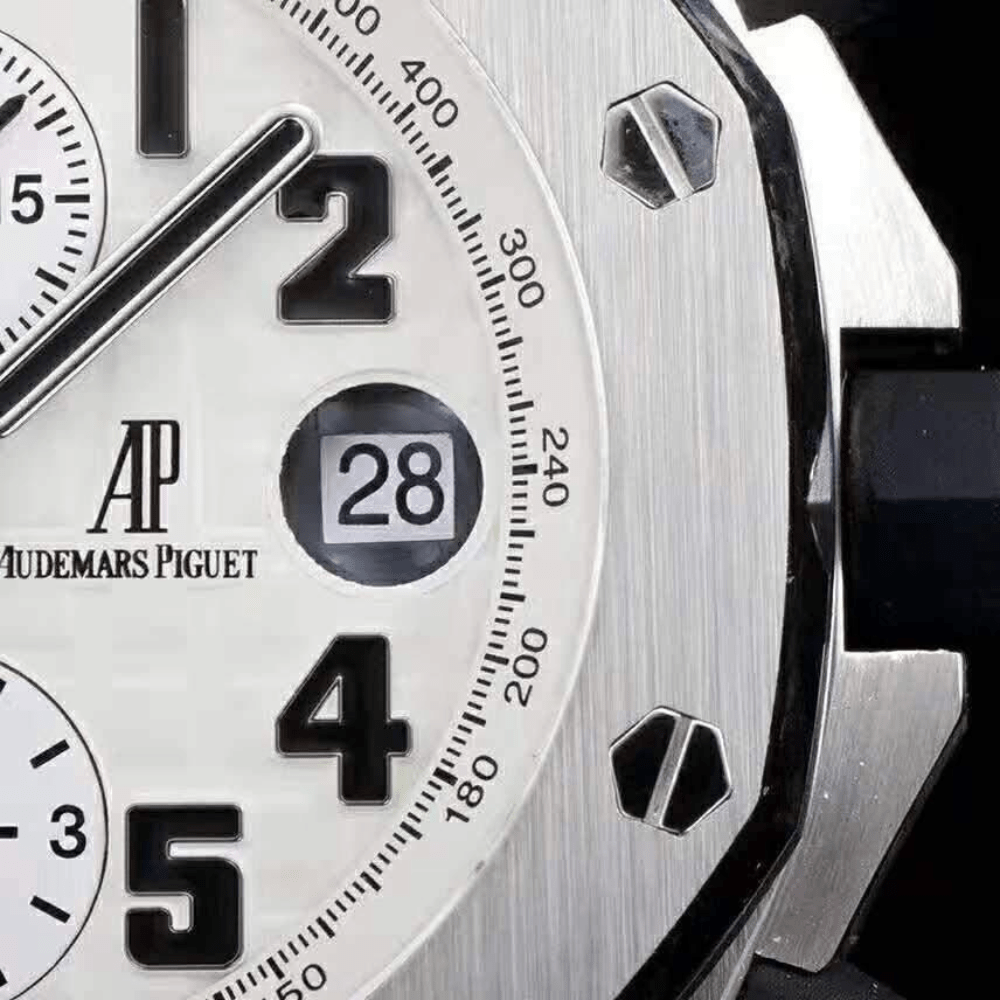 오데마피게 로얄오크 오프쇼어 화이트 다이얼 스틸 브라운 가죽스트랩 42mm 26170ST