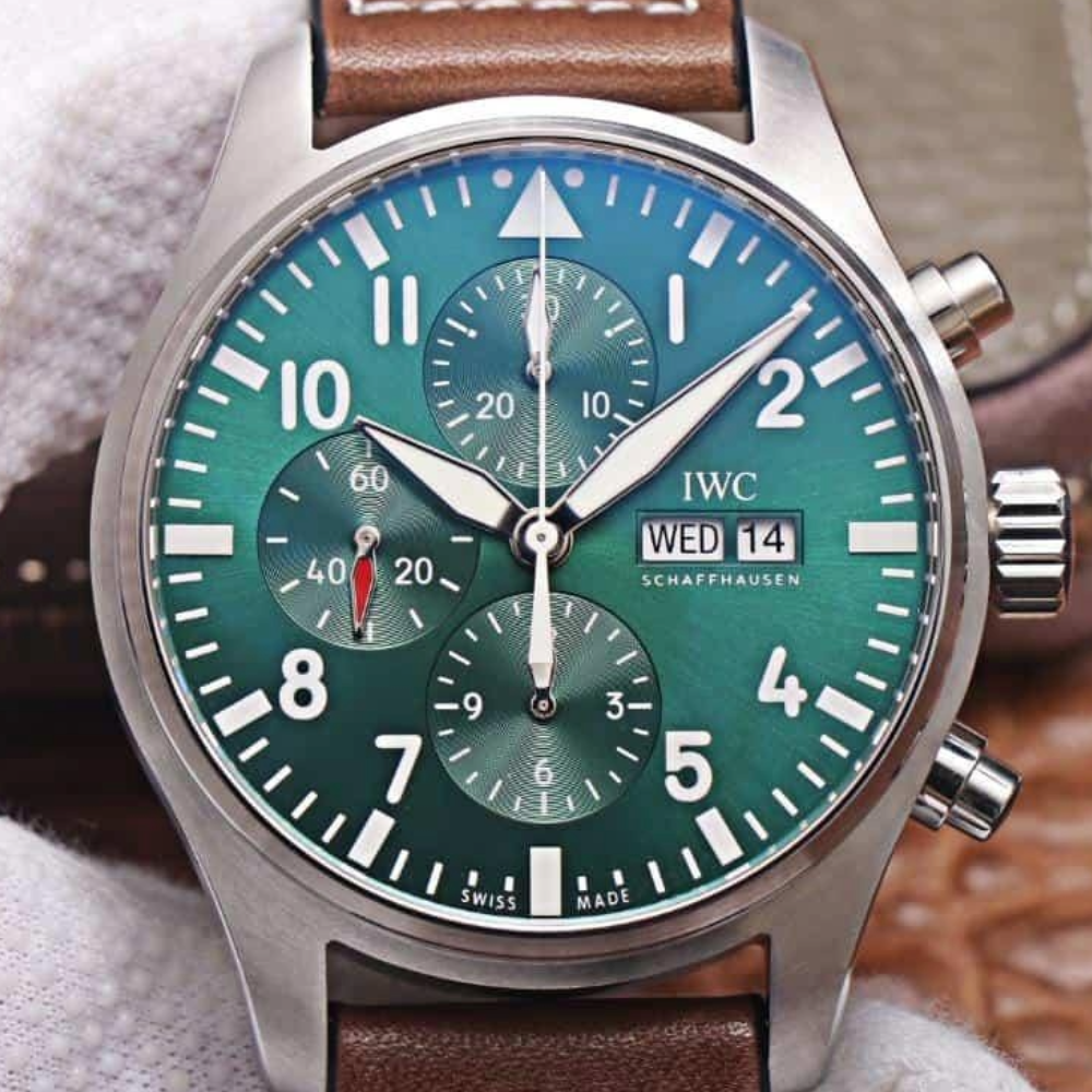 IWC 파일럿 크로노그래프 레이싱 그린 다이얼 레더 스트랩 43mm IW377726