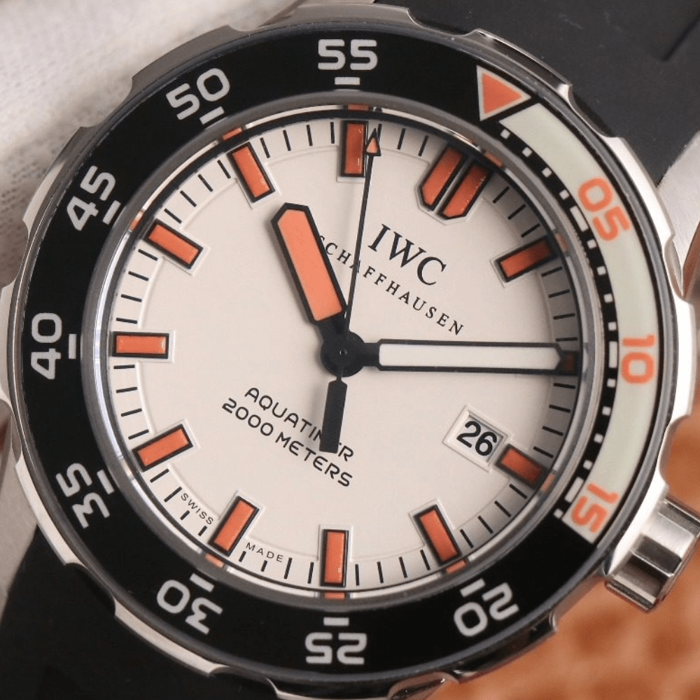 IWC 아쿠아타이머 스틸 화이트/오렌지 다이얼 러버 스트랩 44mm W356807