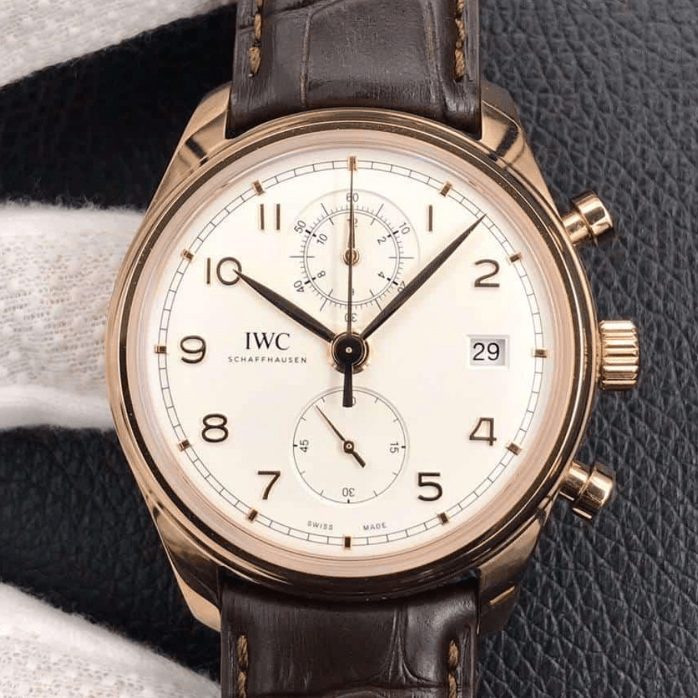 IWC 포르투기저 크로노그래프 클래식 로즈골드 화이트 다이얼 레더 스트랩 42mm IW390301