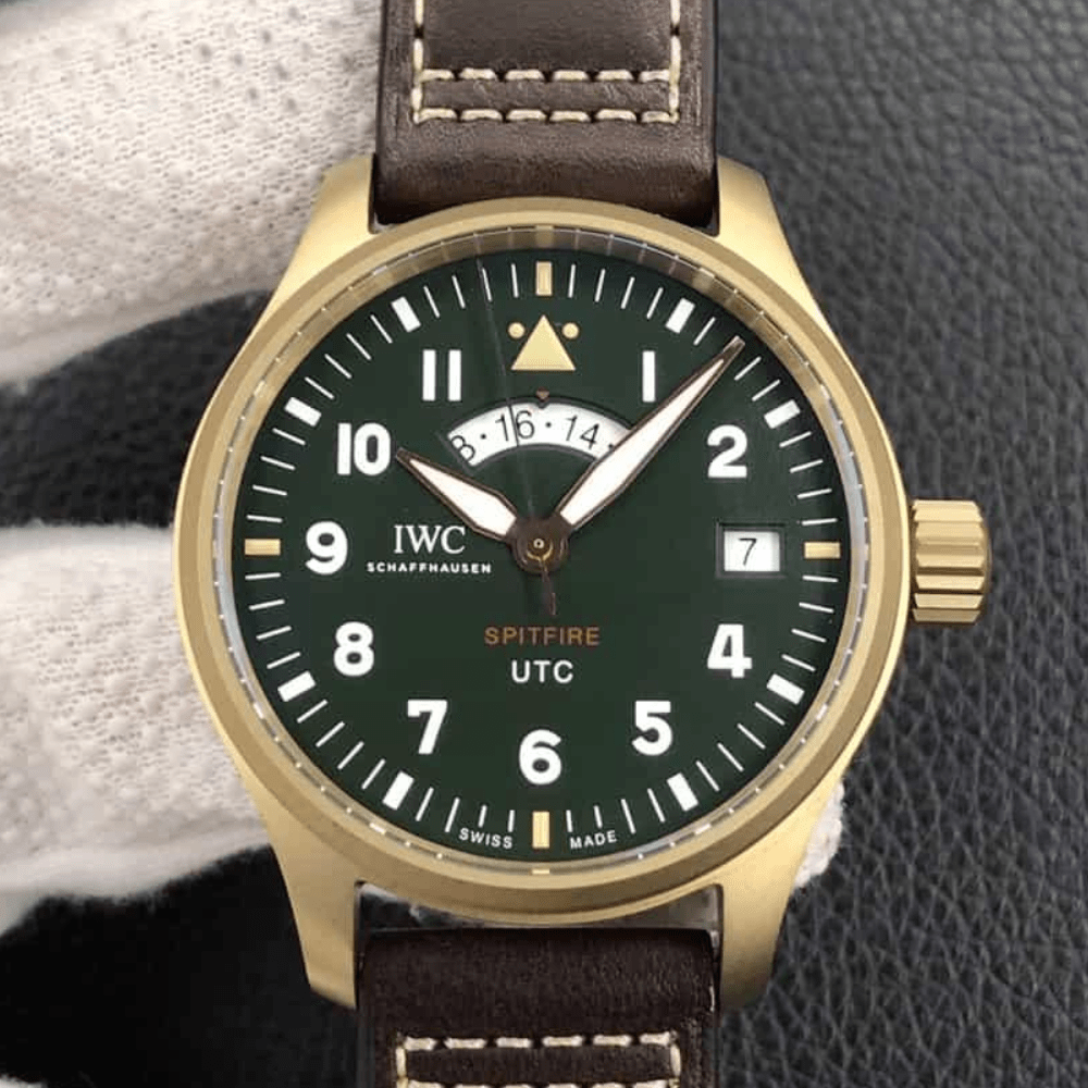 IWC 스핏파이어 파일럿 UTC 세계 표준시