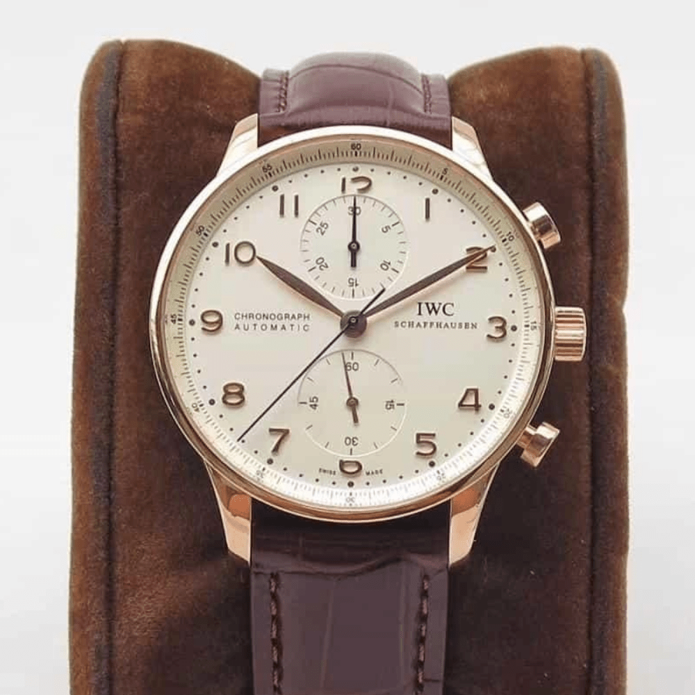 IWC 포르투기저 크로노그래프 로즈골드 화이트 다이얼 레더 스트랩 41mm IW371480
