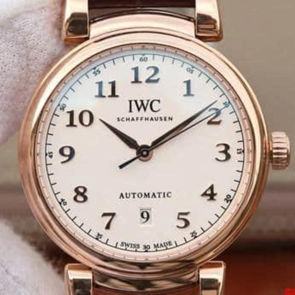 IWC 다빈치 로즈골드 화이트 다이얼 레더 스트랩 40mm IW458309