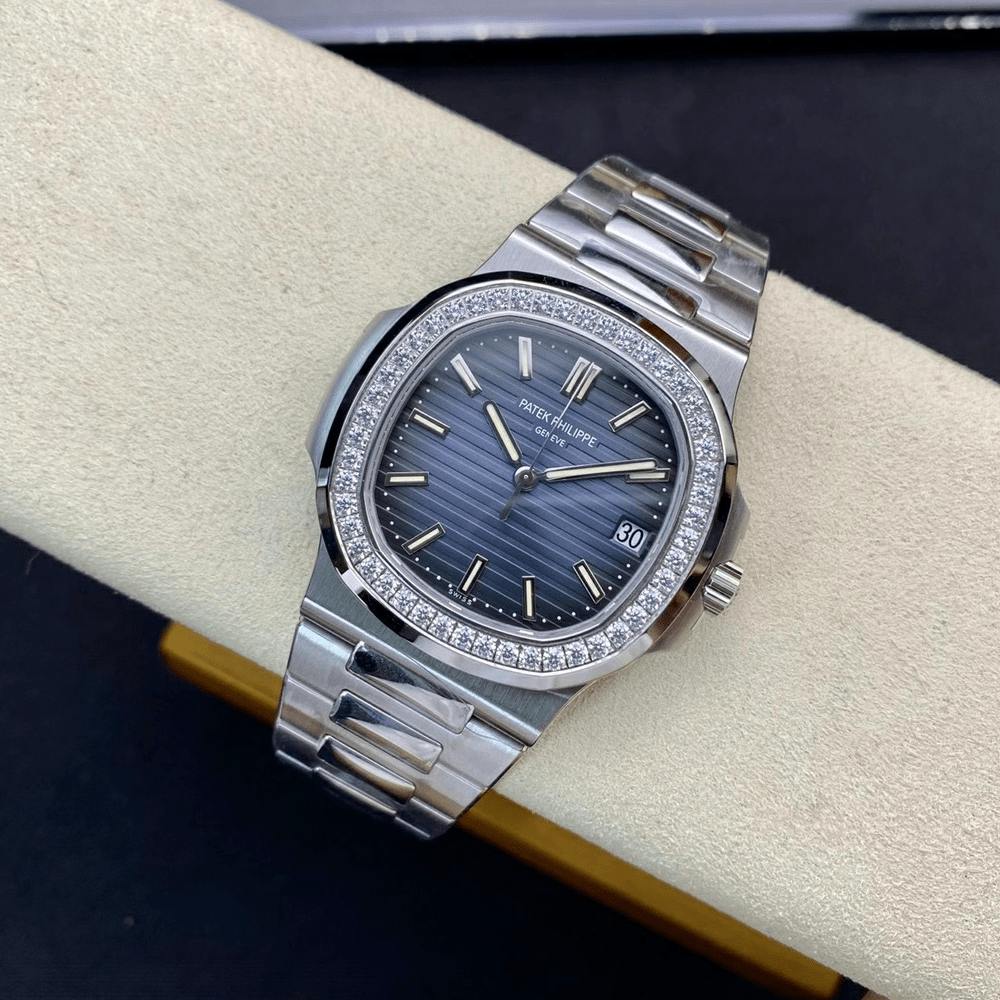 파텍필립 노틸러스 블루 다이얼 바인덱스 다이아 베젤 SS 브레이슬릿 40mm 5711