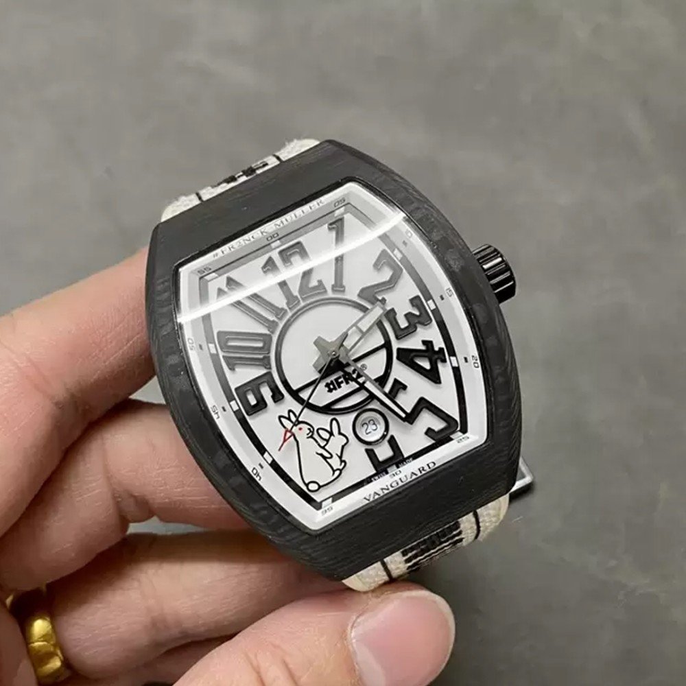 프랭크 뮬러 뱅가드 블랙 카본 파이버 화이트 다이얼 44mm V45 SC DT