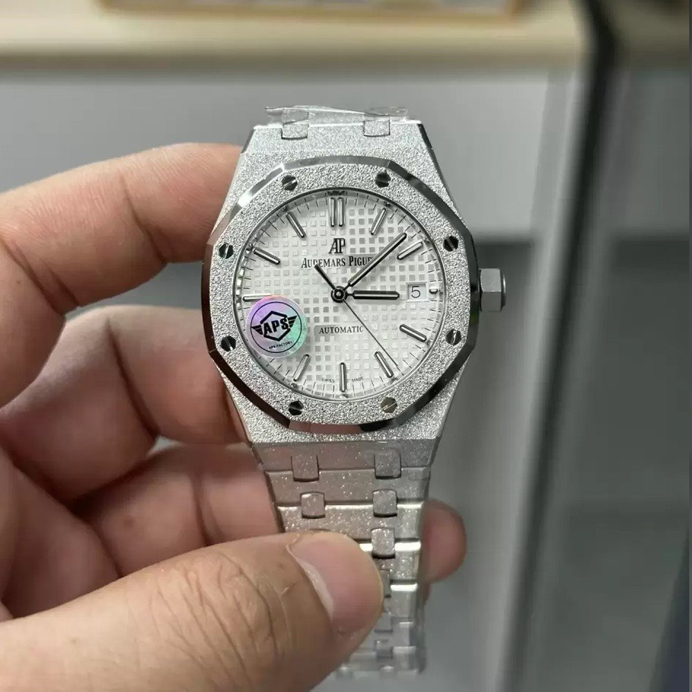 오데마피게 로얄오크 프로스트 화이트 다이얼 스틸 SS 브레이슬릿 37mm 15454BC