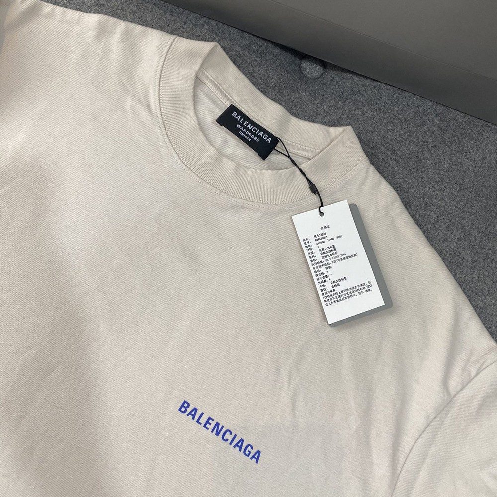 발렌시아가 24SS 스몰로고 프린팅 반팔 티셔츠