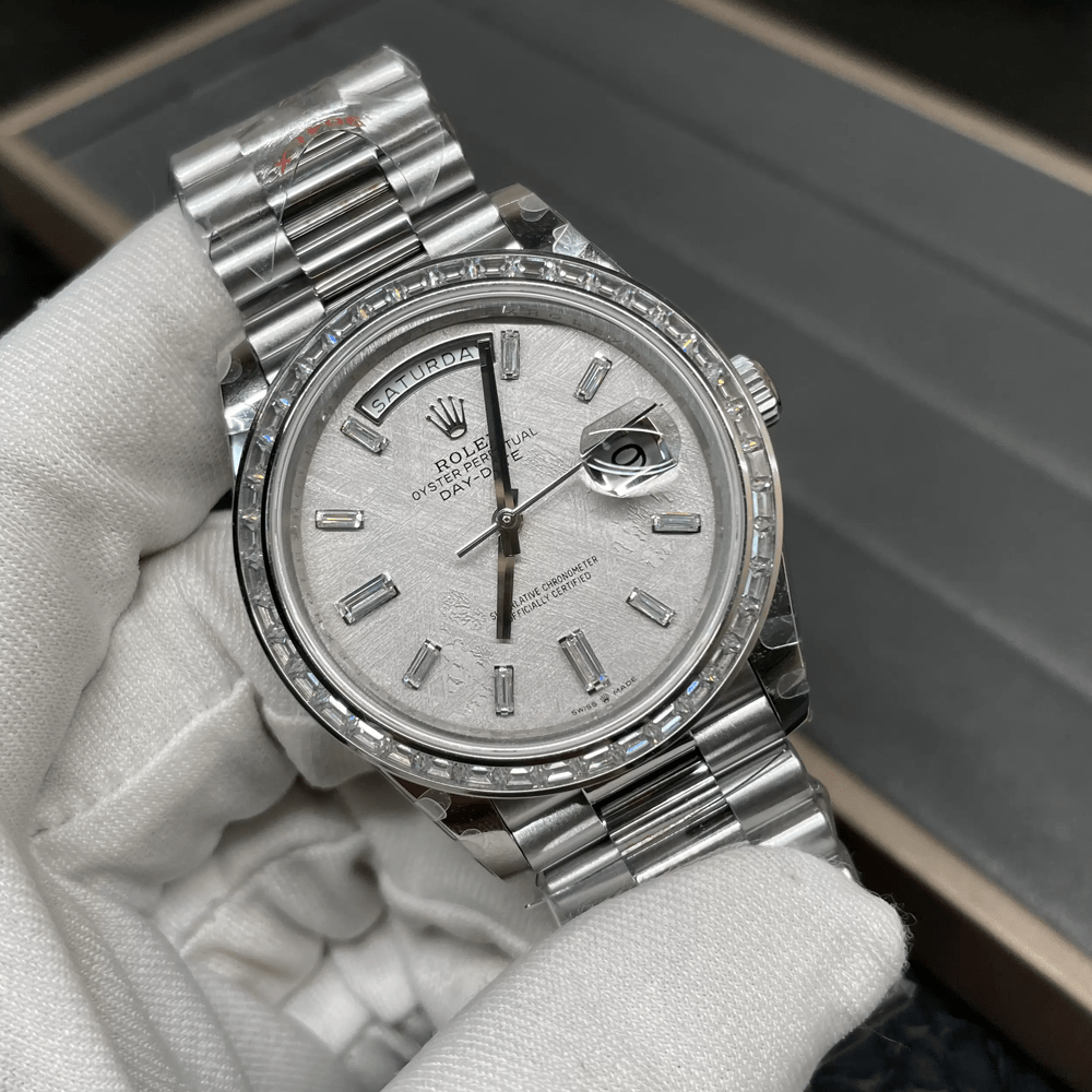 롤렉스 데이데이트 메테오 다이얼 바게트 인덱스 다이아 베젤 40mm V3(텅스텐 헤비 버전) 228236