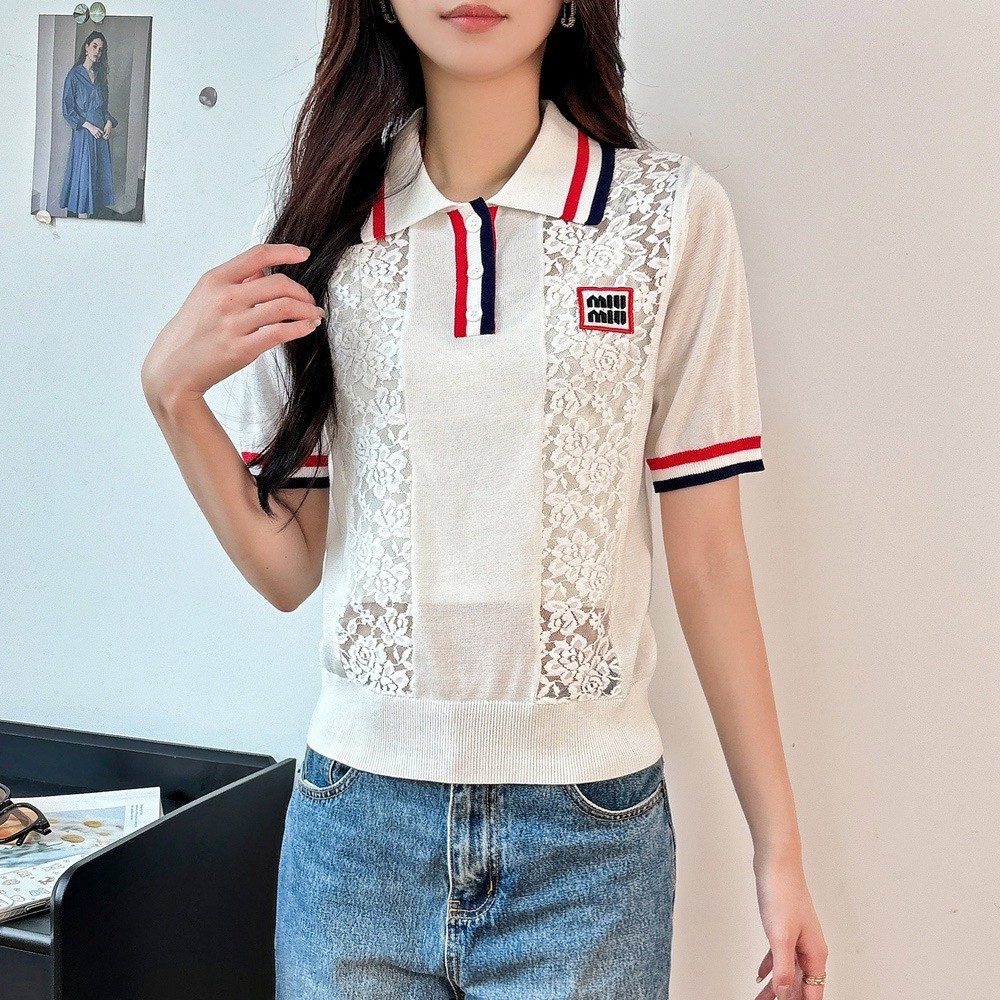 미우미우 24ss 자수로고 폴로 니트 반팔 화이트