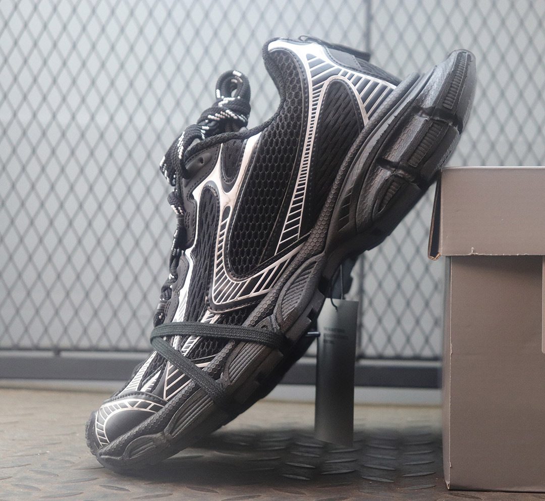 발렌시아가 3XL 스니커즈 에그쉘 블랙/실버