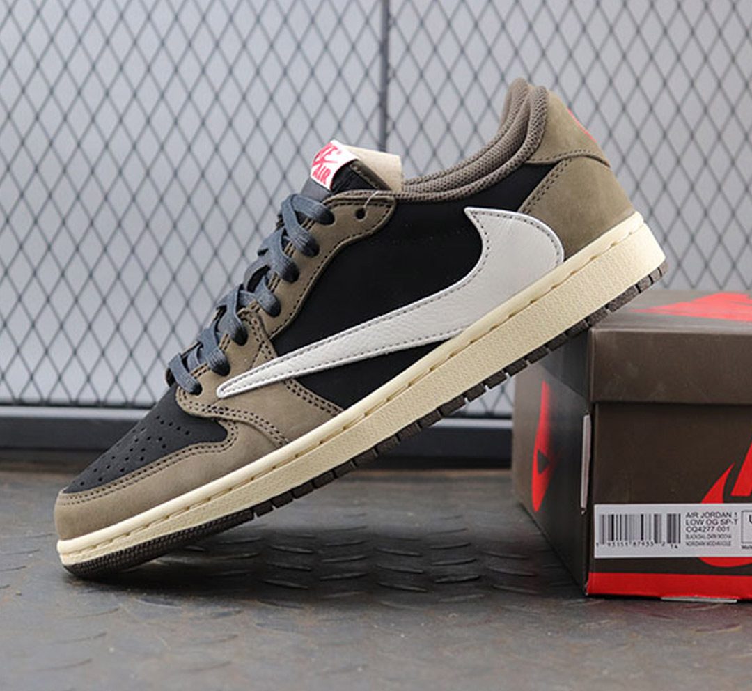 나이키 에어조던1 레트로 로우 트레비스 스캇 모카