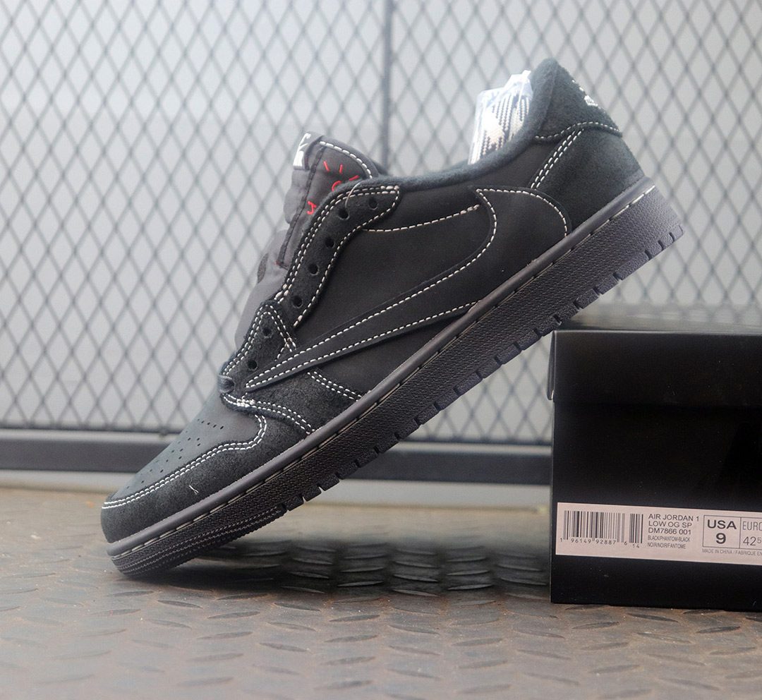 나이키 에어조던1 레트로 로우 트레비스 스캇 블랙팬텀