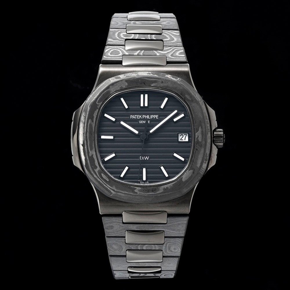 파텍필립 노틸러스 블랙 다이얼 카본 커스텀  40mm 5711