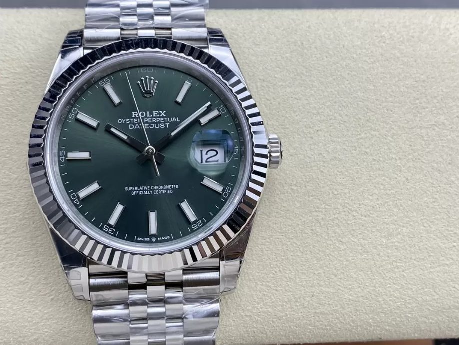 롤렉스 데이저스트 그린 다이얼 바인덱스 SS 쥬빌레 41mm 126334