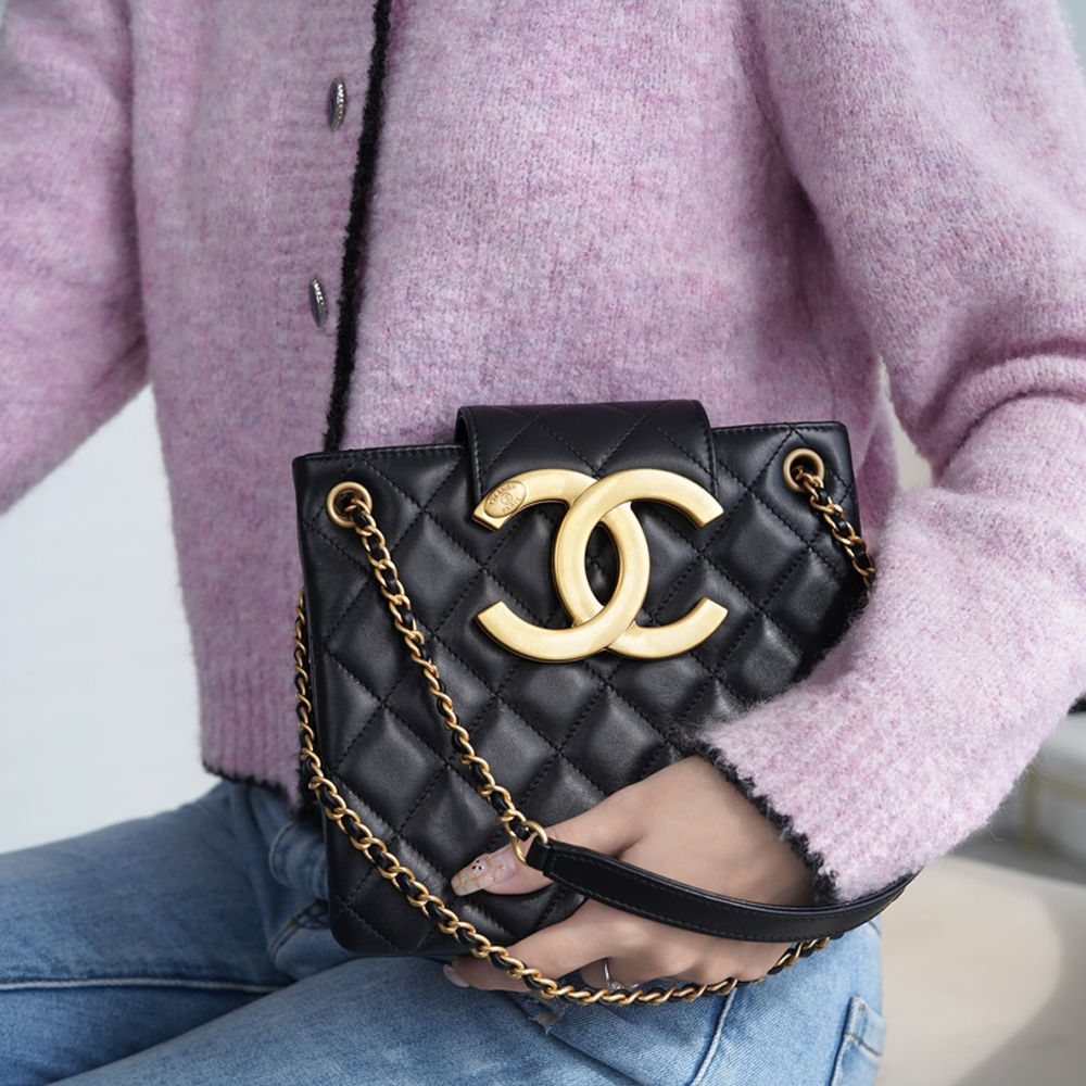 팬더샵 샤넬 24C 크루즈 레트로 라지 램스킨 블랙