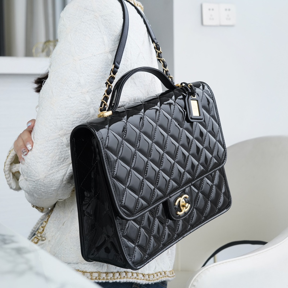 팬더샵 샤넬 라지 백팩 블랙 금장 유광