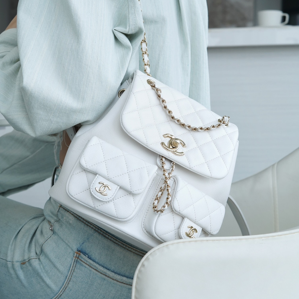 팬더샵 샤넬 23A 듀마 더블 포켓 백 라지 화이트