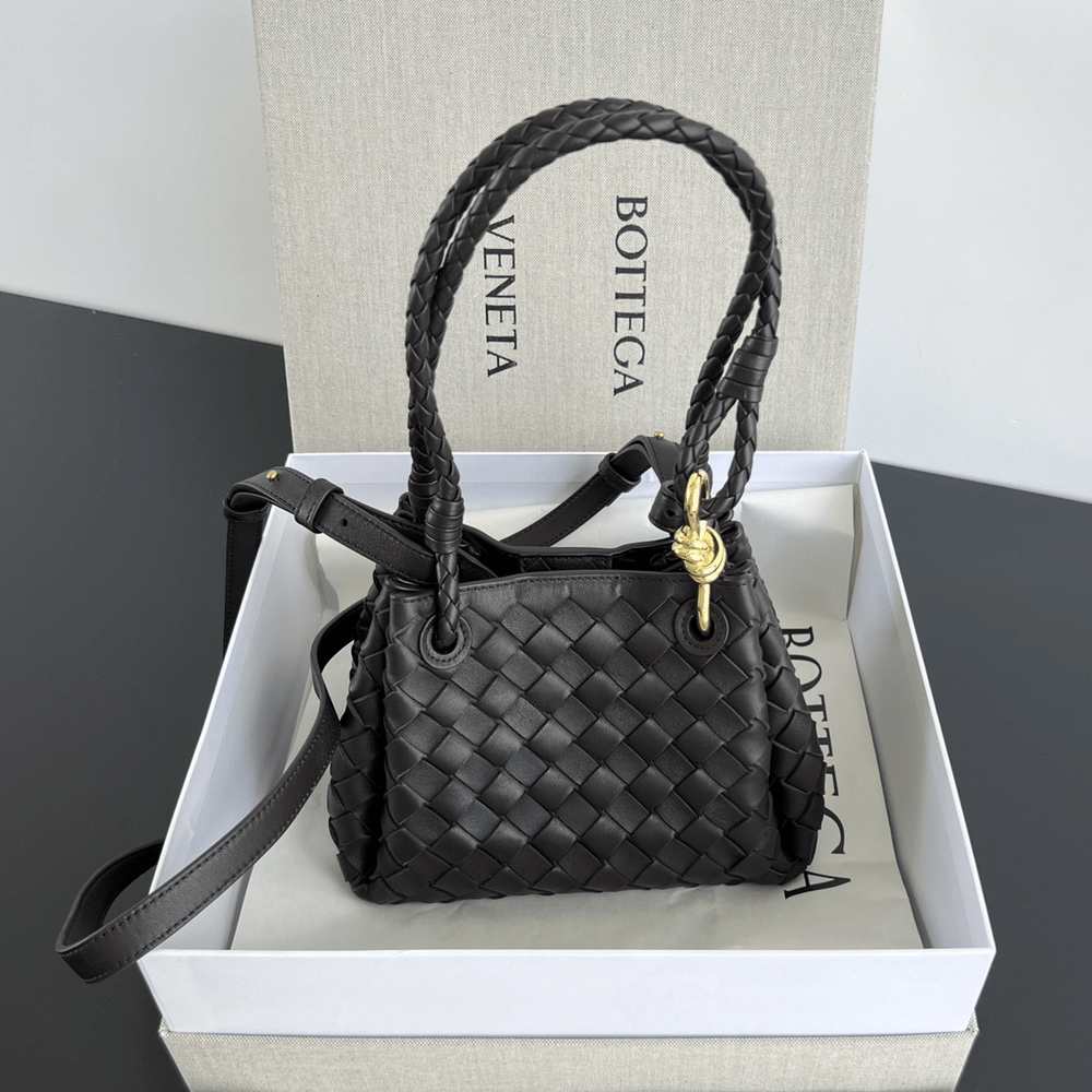 보테가베네타 인트레치아토 레더 숄더백 브라운 796569