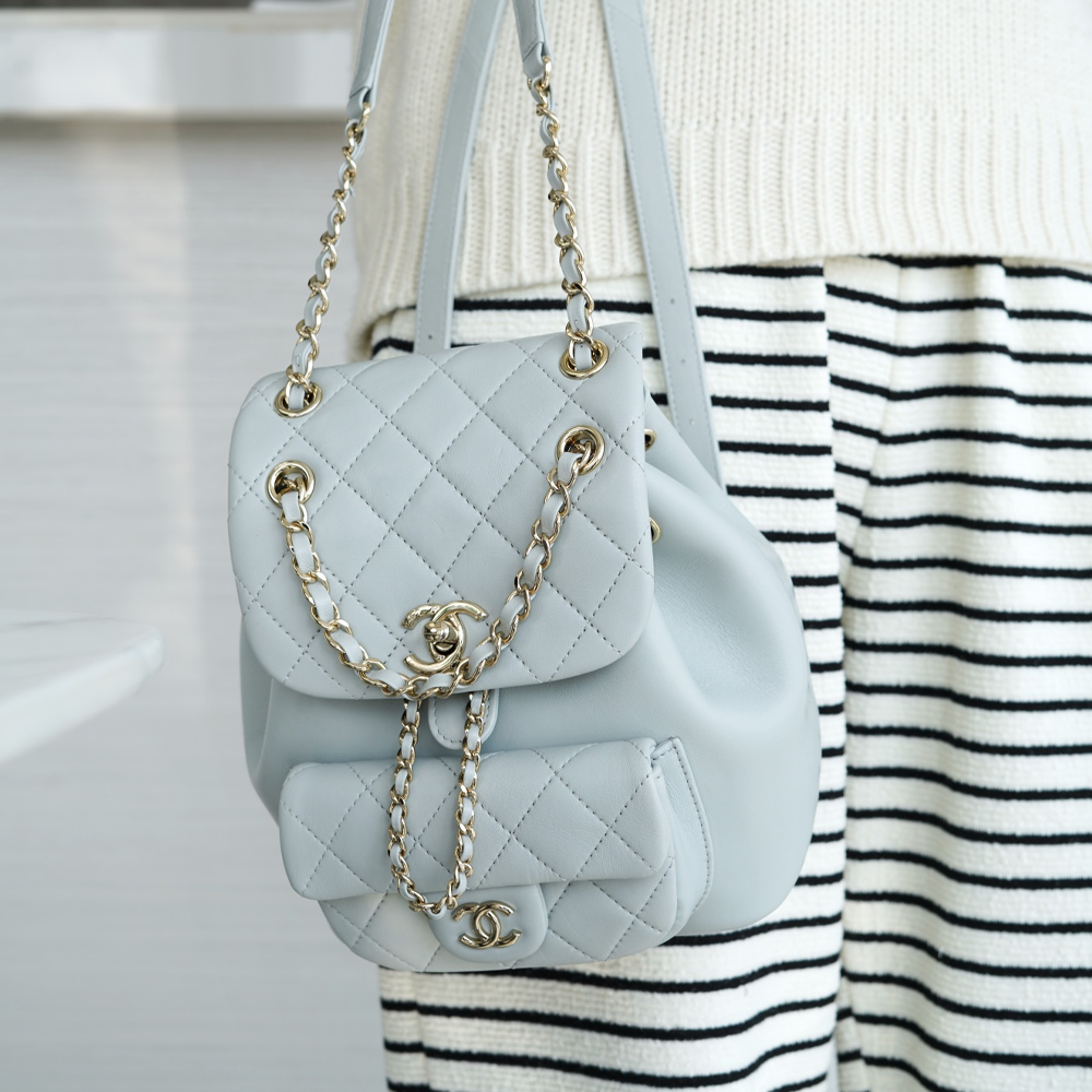 팬더샵 샤넬 22A 듀마 포켓 백 라이트 블루