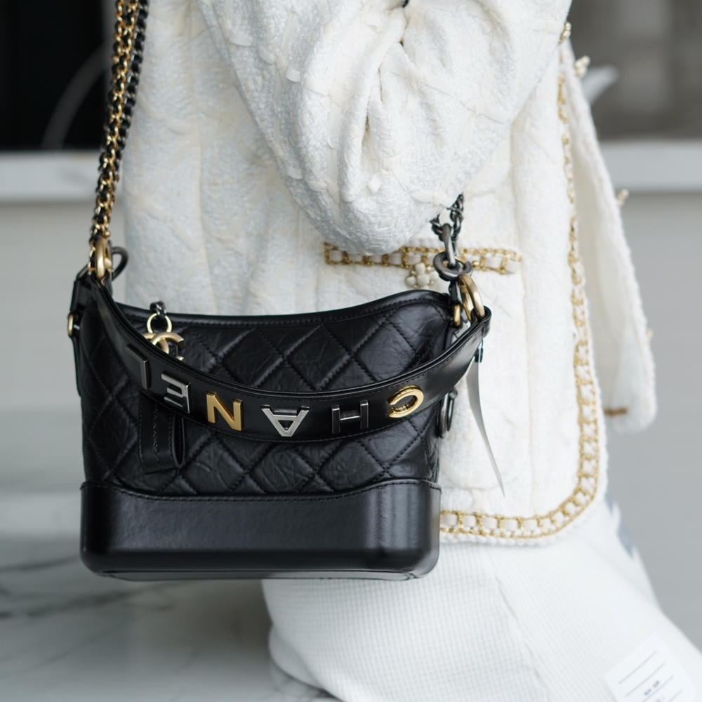 팬더샵 샤넬 클래식 가브리엘 스트랩 로고 호보백 스몰