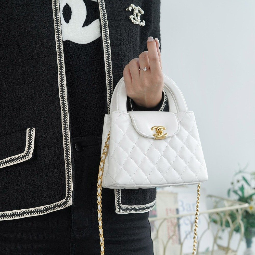 팬더샵 샤넬 23FW 켈리백 라지 화이트 금장 AS4416