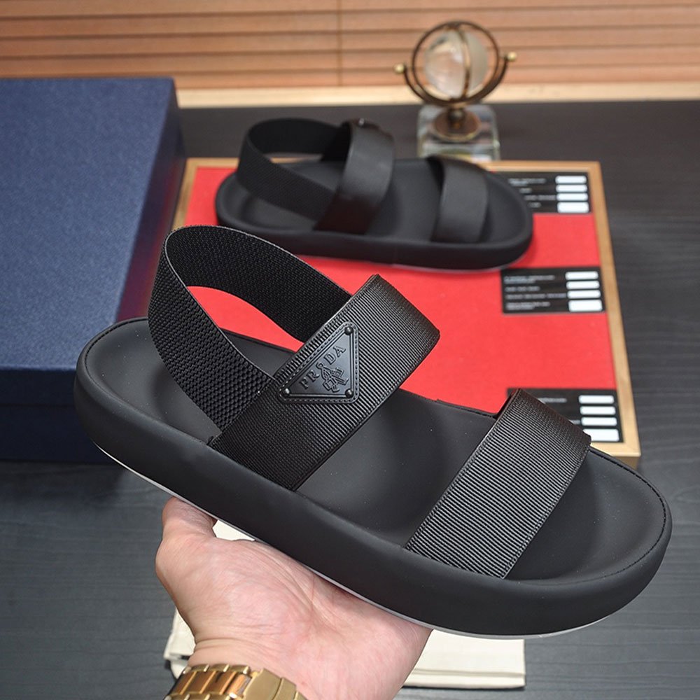 프라다 스트랩 벨벳 블랙 삼각로고 샌들