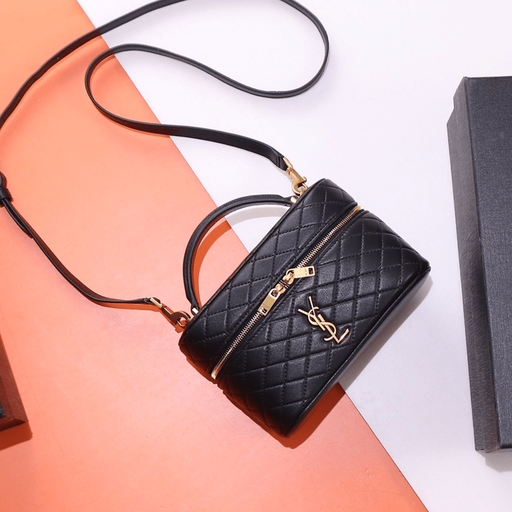 생로랑 램스킨 가비 미니 베니티 블랙 크로스백 금장