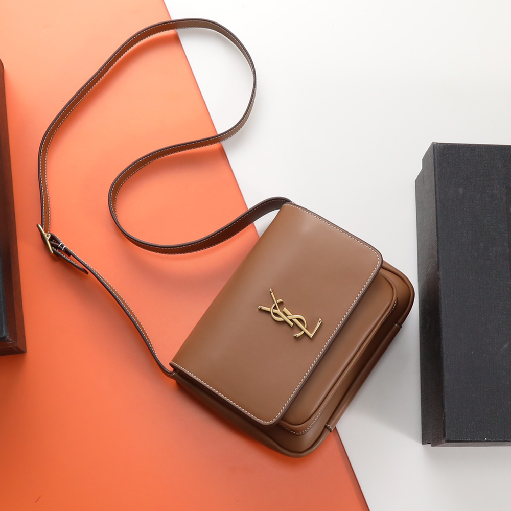 생로랑 니키 브라운 메신저백 브라운 금장