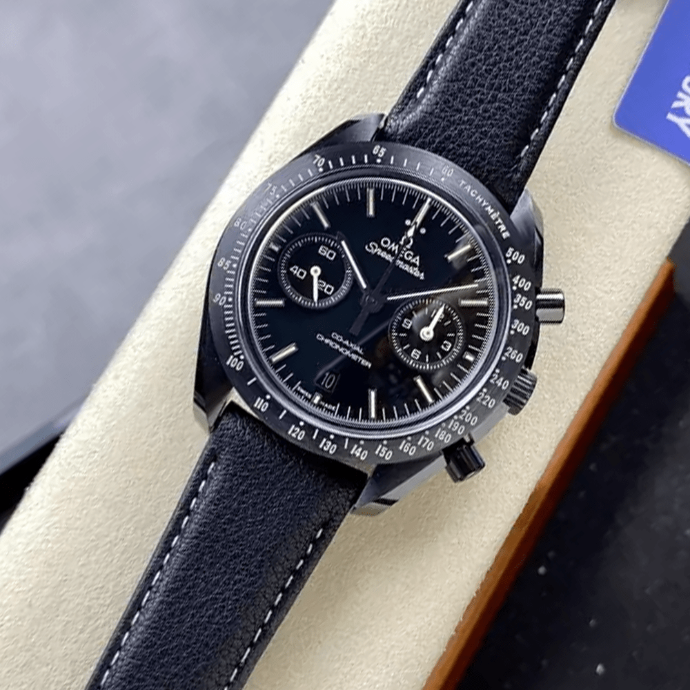 오메가 스피드마스터 다크 사이드 오브 더 문 311.92.44.51.01.007