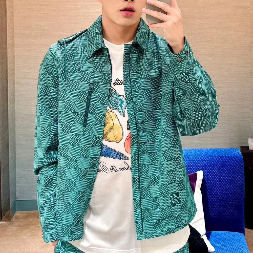 루이비통 프린티드 나일론 후디드 윈드브레이커