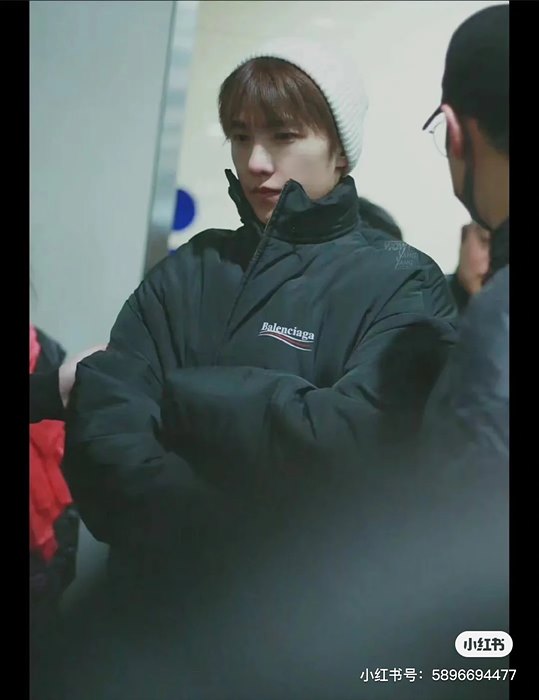 발렌시아가 웨이브로고 c컬 패딩 (남녀공용)