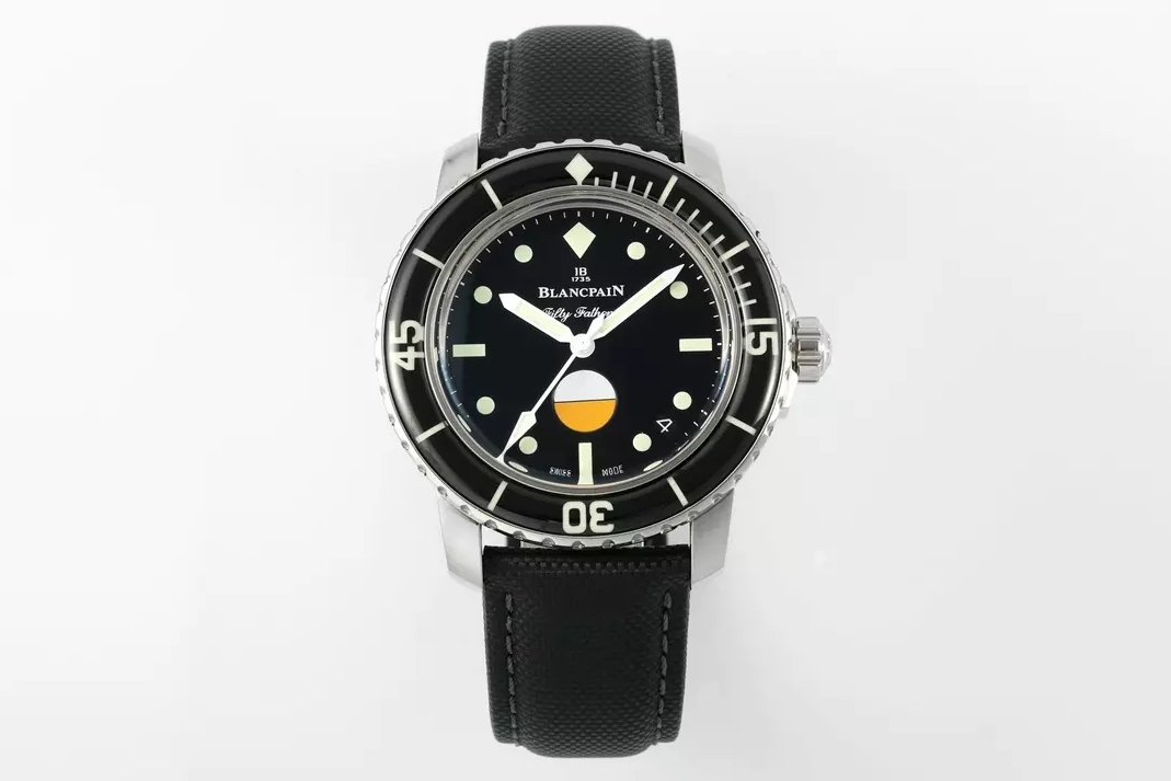 블랑팡 피프티 패덤즈 리미티드 에디션 캔버스 스트랩 40mm 5008-11B30-NABA