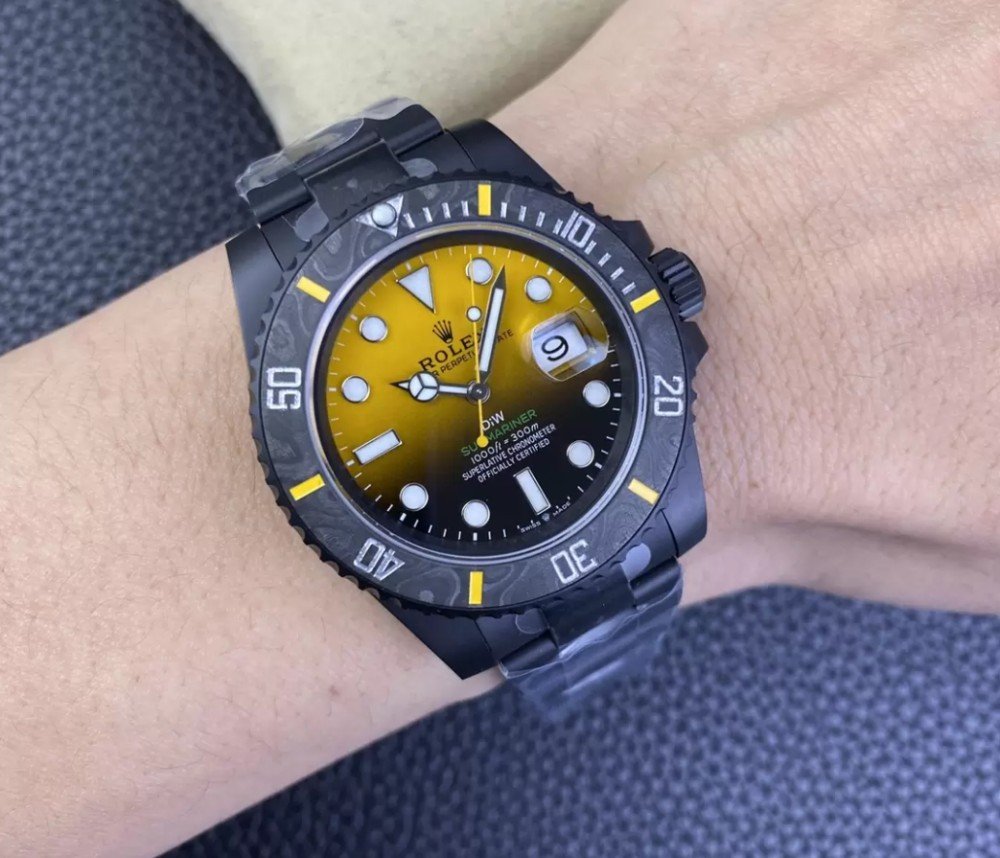 롤렉스 서브마리너 커스텀 블랙/옐로우 다이얼
