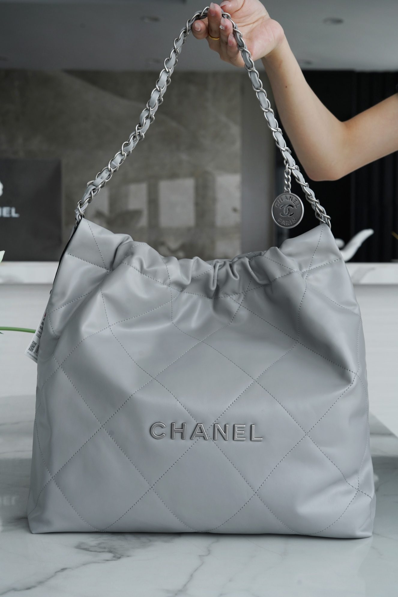 팬더샵 샤넬 22백 미듐 그레이 은장