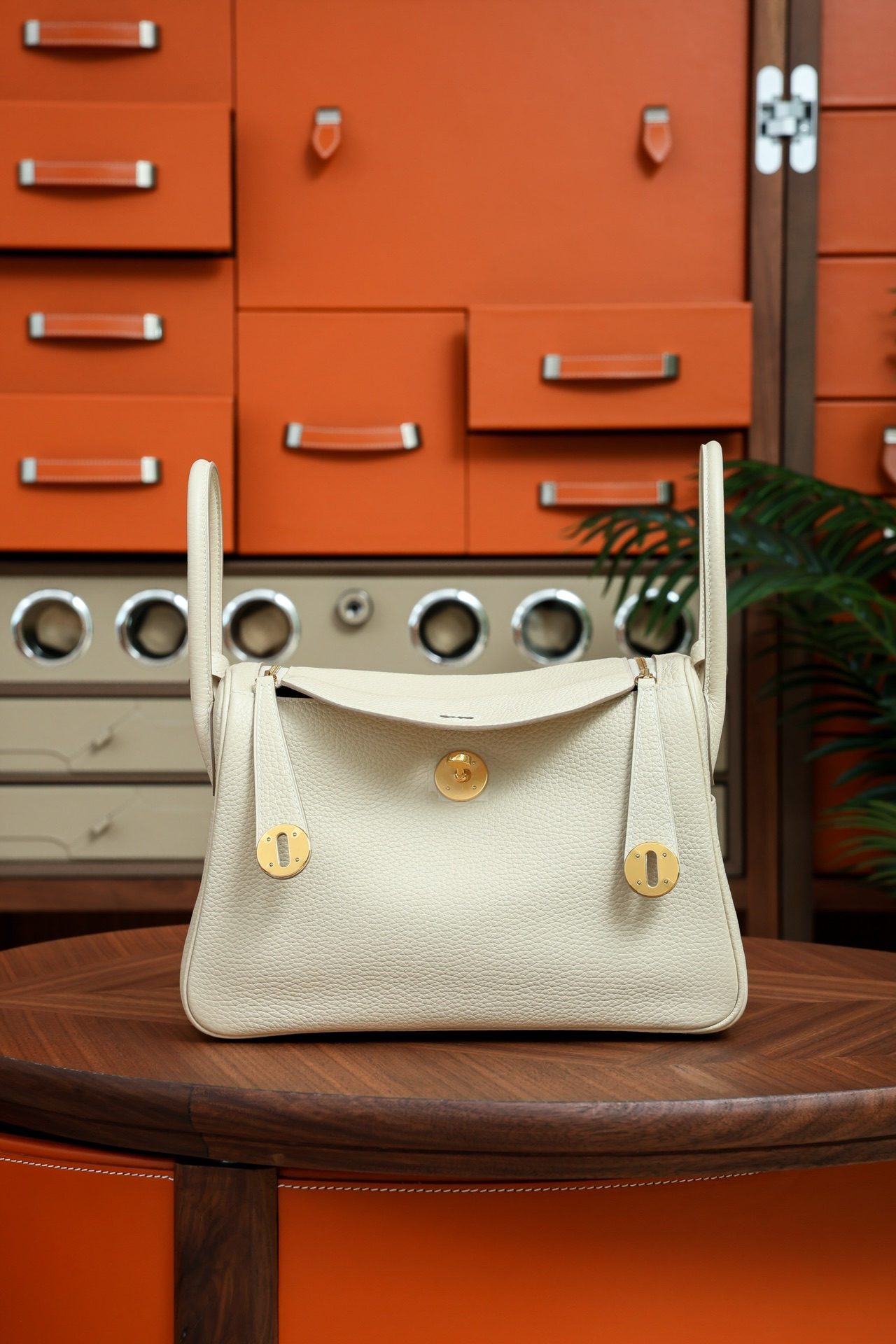 올수공 에르메스 린디 26 백 크림 골드 하드웨어