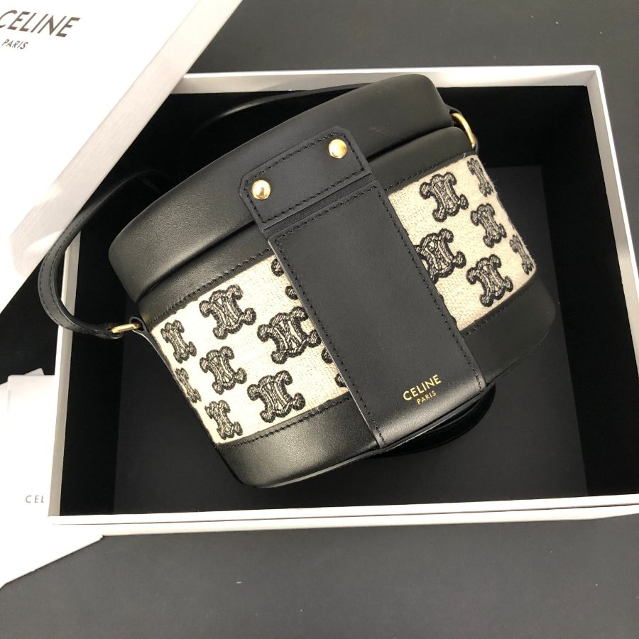 셀린느 트라이엄프 탬버백 미듐 블랙