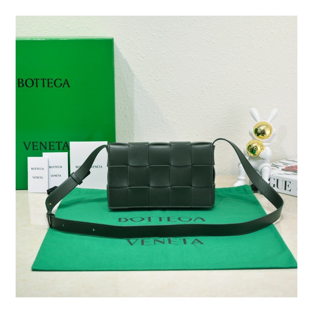 보테가베네타 카세트 벨트백 그린