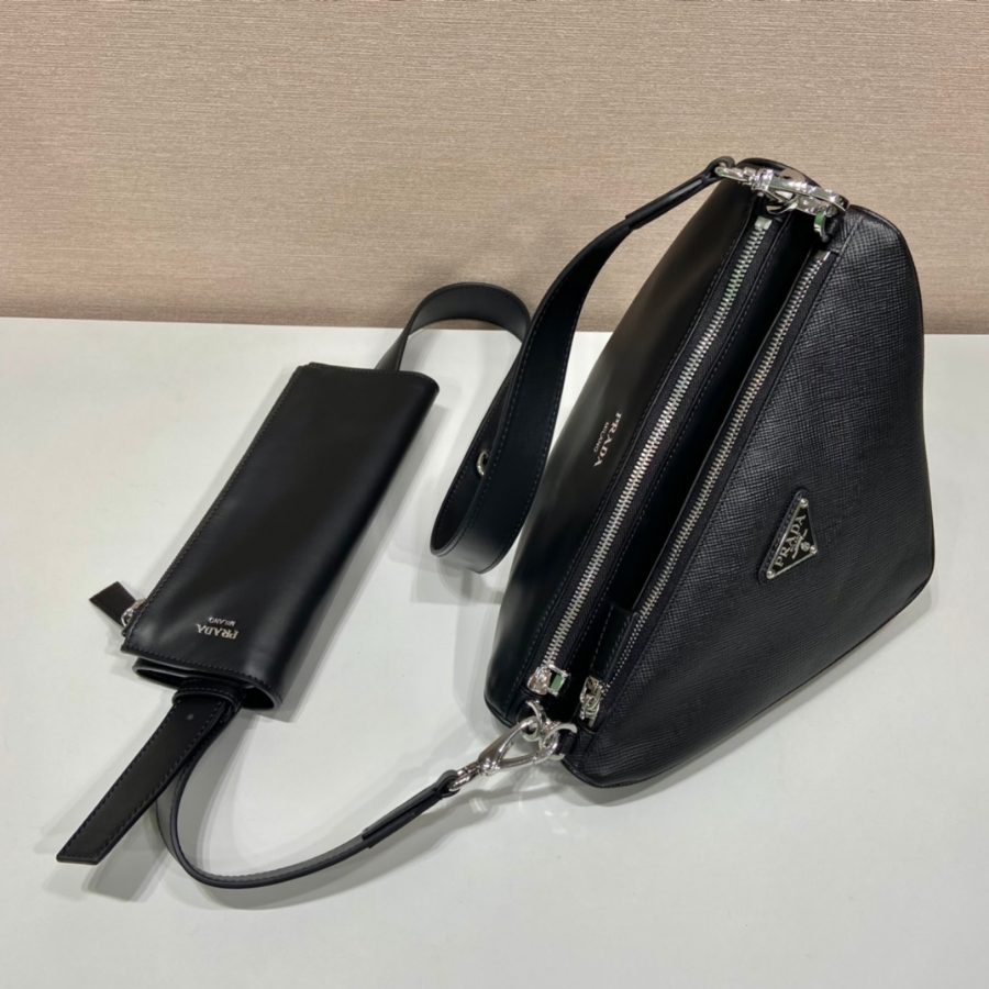 프라다 22FW 트라이앵글 사피아노 레더 디태처블 파우치 더블 숄더백 블랙