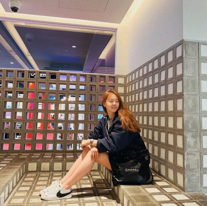 [고아라 PICK] 샤넬 22 핸드백 미디움 블랙