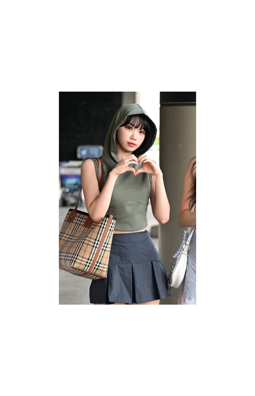 [김채원 PICK] 버버리 스몰 런던 토트백