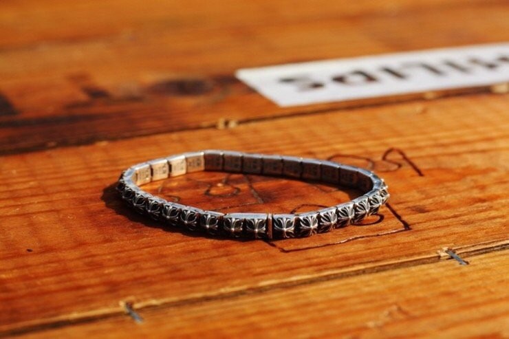 Chrome Hearts 크롬하츠 미니 제로 피라미드 팔찌