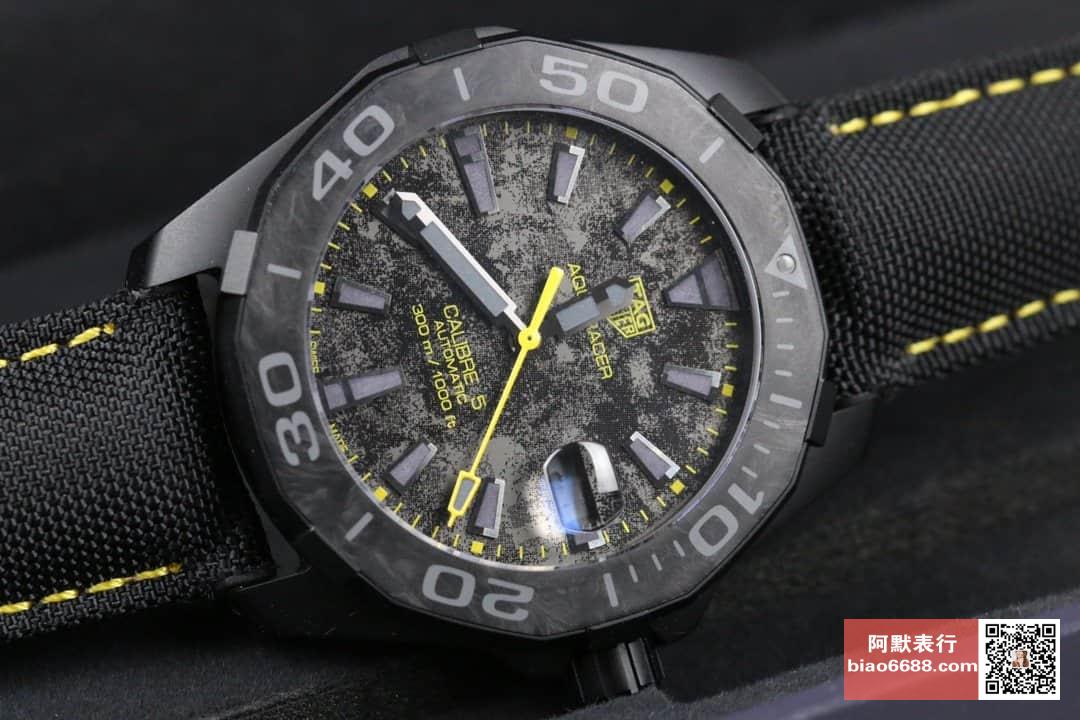 태그호이어 아쿠아레이서 칼리버5 카본 750개 한정판 블랙 나일론 스트랩 41mm WBD218B.FC6446