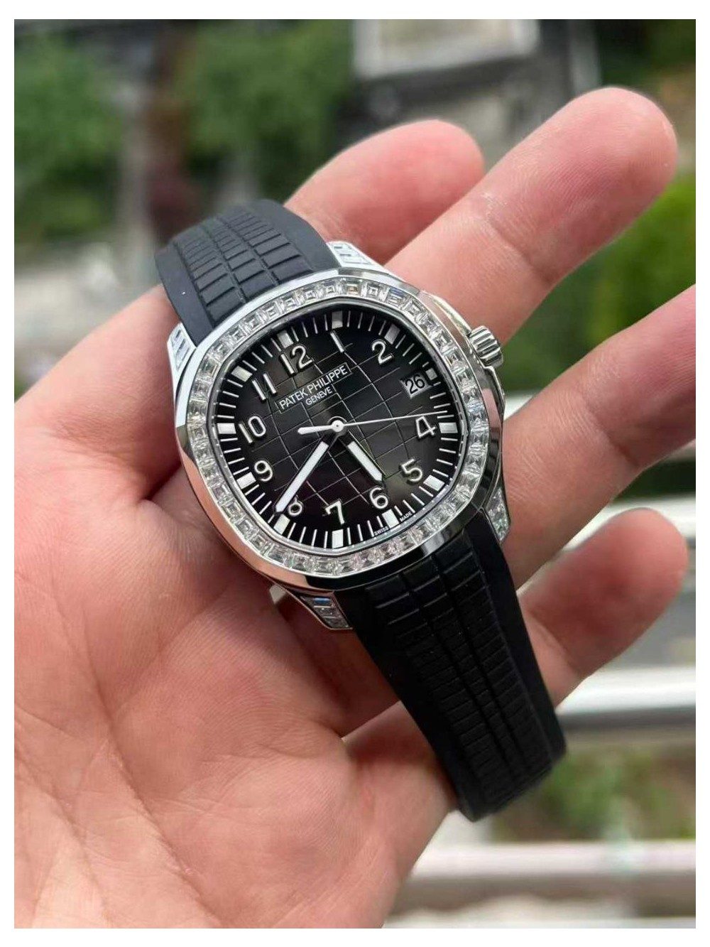 커스텀 텅스텐 파텍필립 아쿠아넛 블랙 다이얼 모이사나이트 파베 세팅 5167